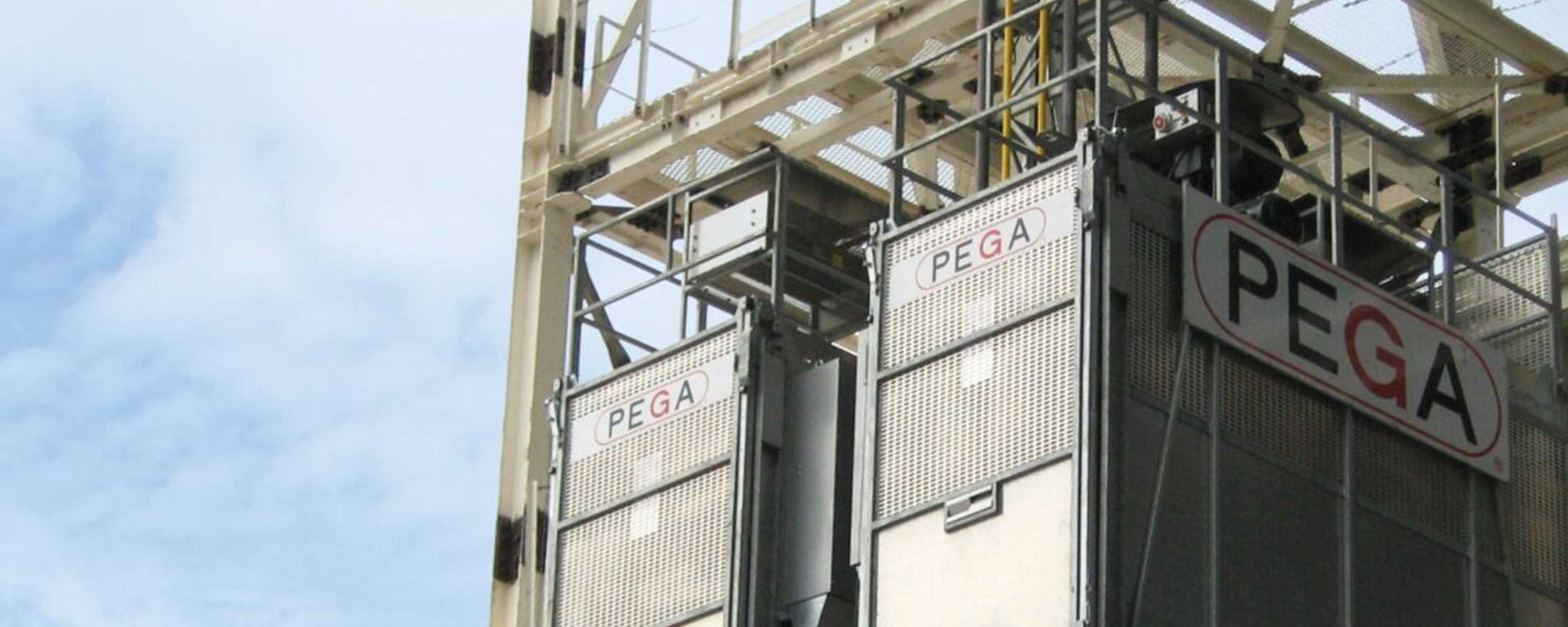 Nova PEGA Lifts01